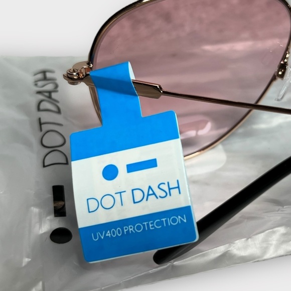 DOT DASH SUNGLASSES - AEROGIZMO - ROSE GOLD/ROSE
NWT - Picture 6 of 8